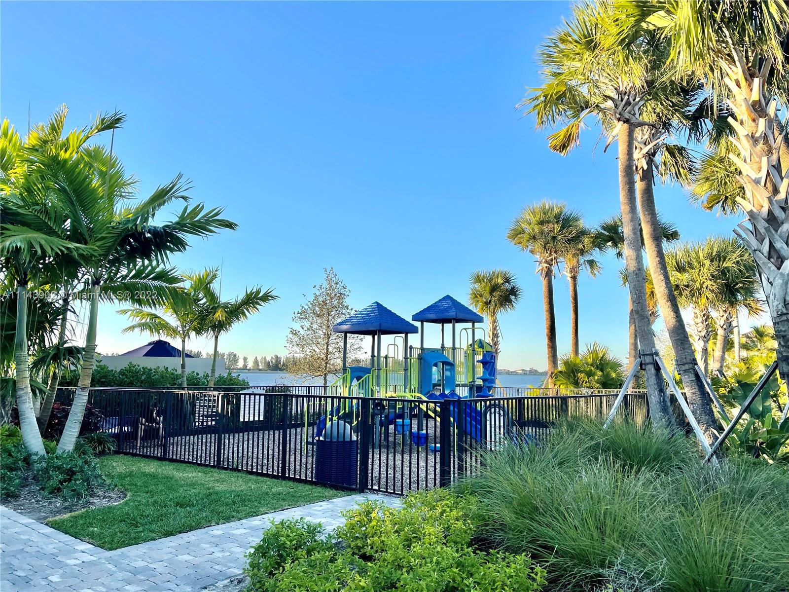 PARKLAND BAY - Residential