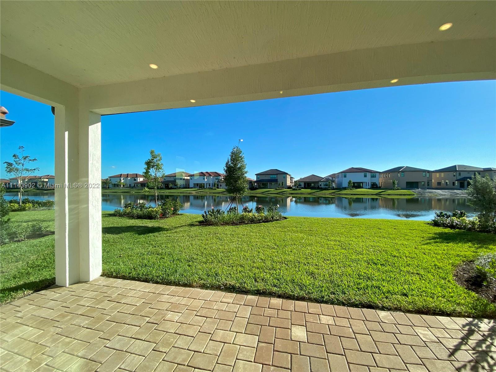 PARKLAND BAY - Residential