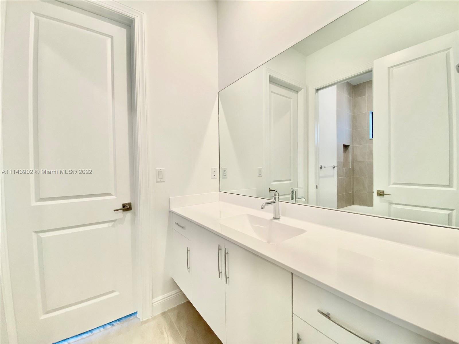 PARKLAND BAY - Residential