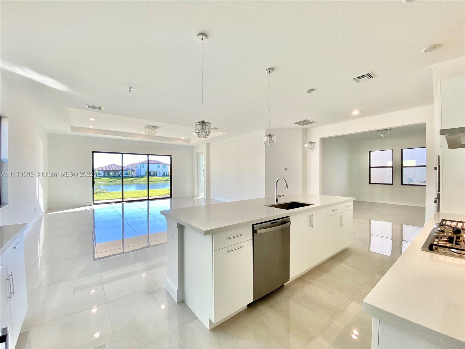 PARKLAND BAY - Residential
