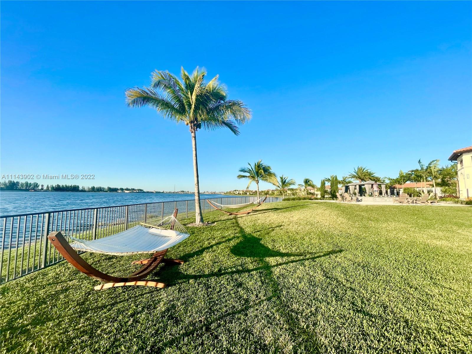 PARKLAND BAY - Residential