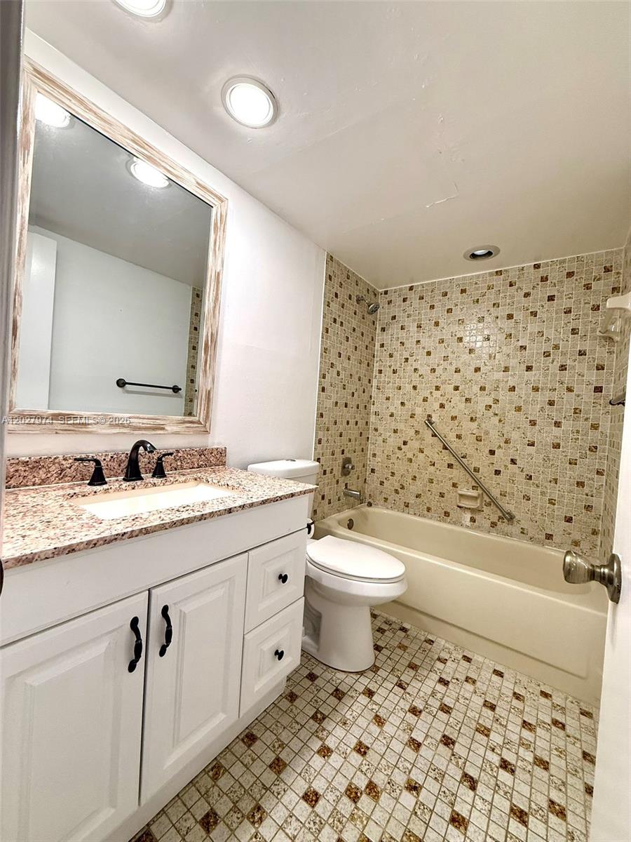 PALMETTO CONDO - Residential