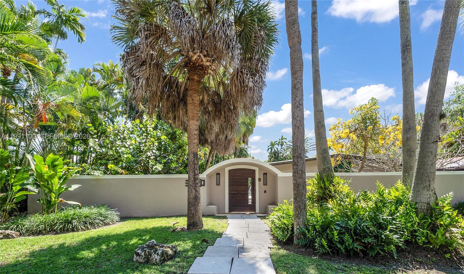 PINECREST MANOR 1ST ADDN - Residential