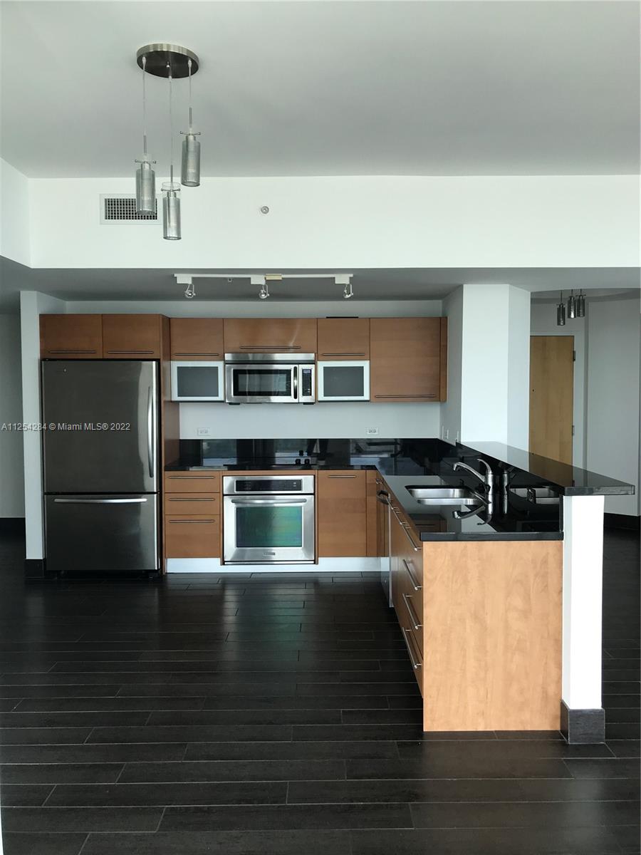 VIZCAYNE SOUTH CONDO - Residential Lease