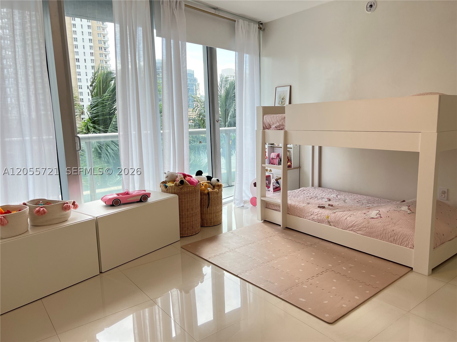 ICON BRICKELL NO TWO - Residential
