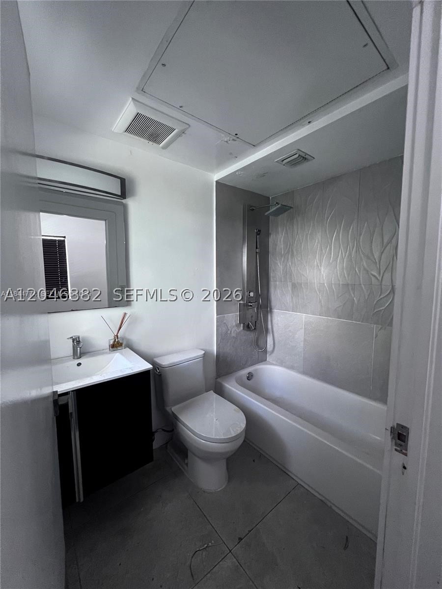551/557 MICHIGAN CONDO - Residential