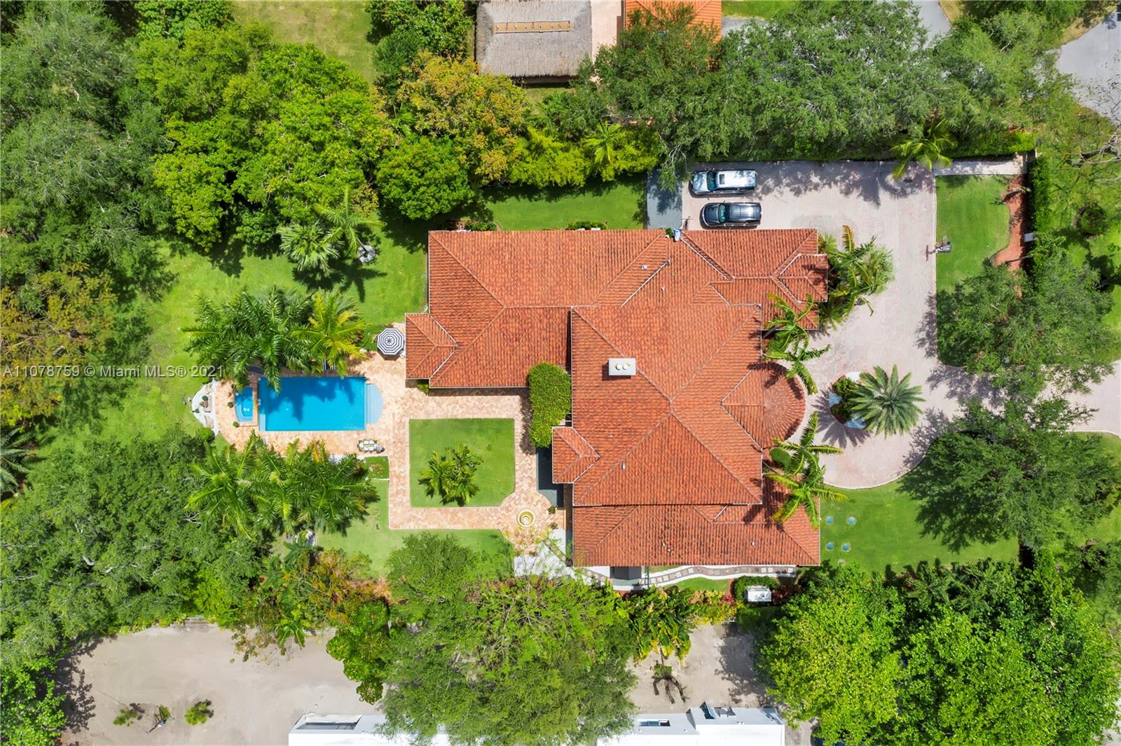 HOLIDAY ESTS - Residential