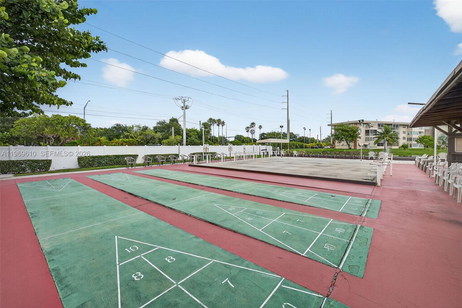 LAUDERDALE OAKS CONDO XI - Residential