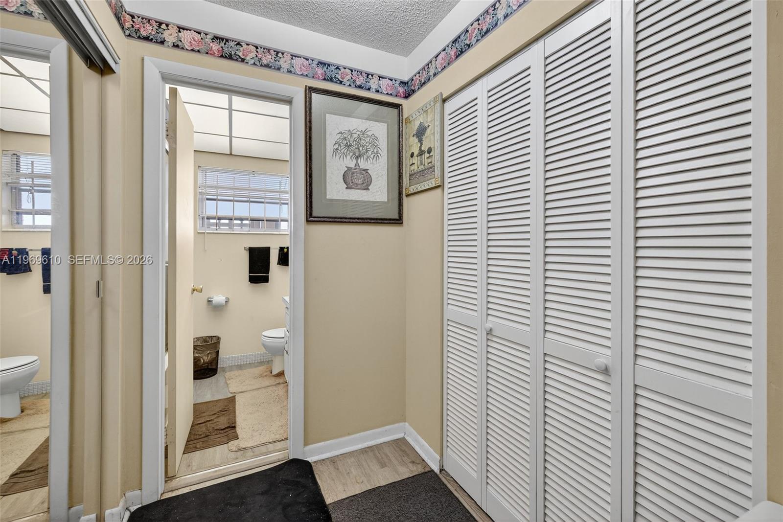 LAUDERDALE OAKS CONDO XI - Residential
