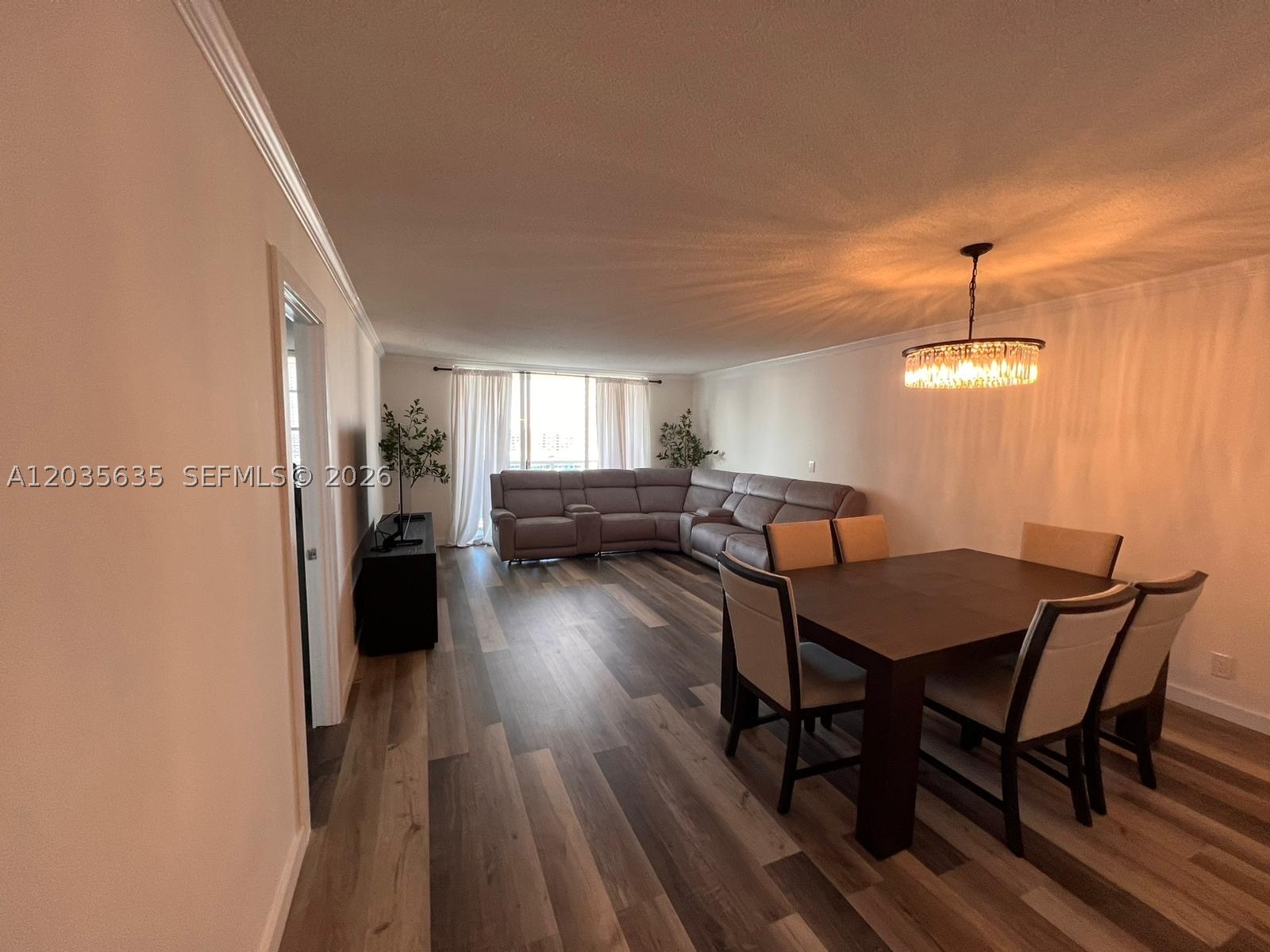 HALLMARK OF HOLLYWOOD CON - Residential