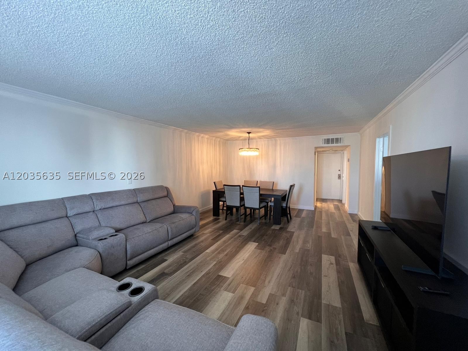 HALLMARK OF HOLLYWOOD CON - Residential