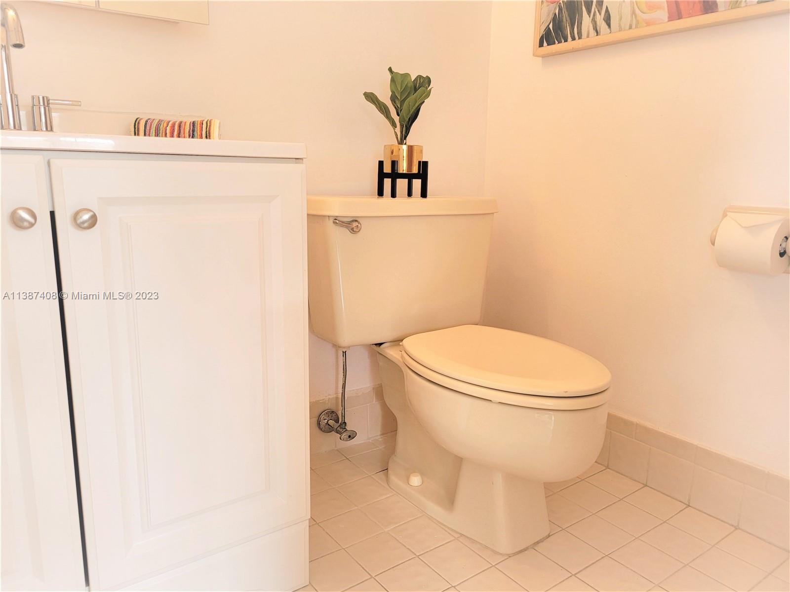 PETER ALAN CONDO APTS - Residential Lease