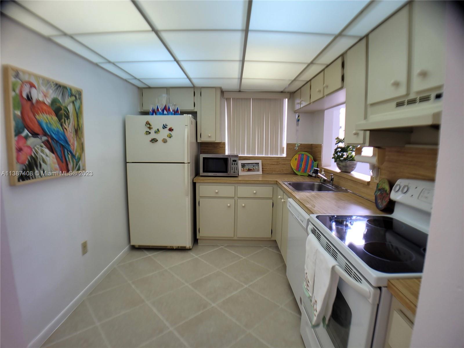 PETER ALAN CONDO APTS - Residential Lease