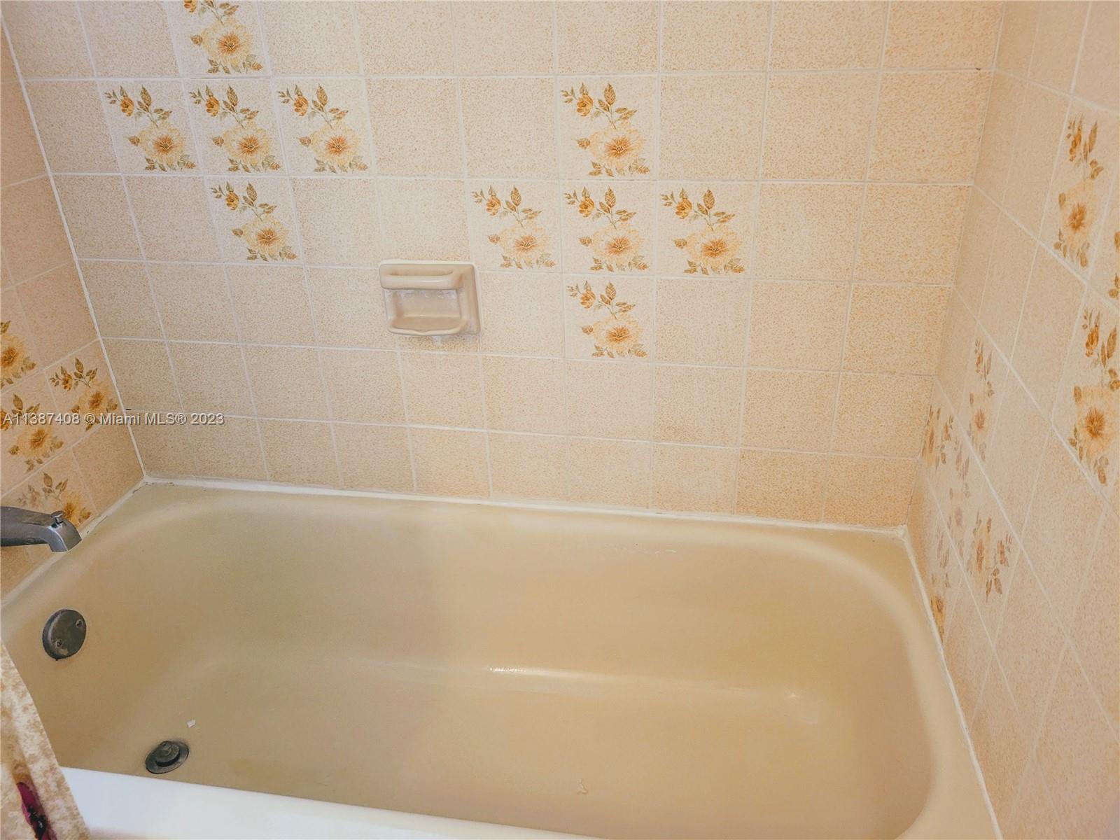 PETER ALAN CONDO APTS - Residential Lease