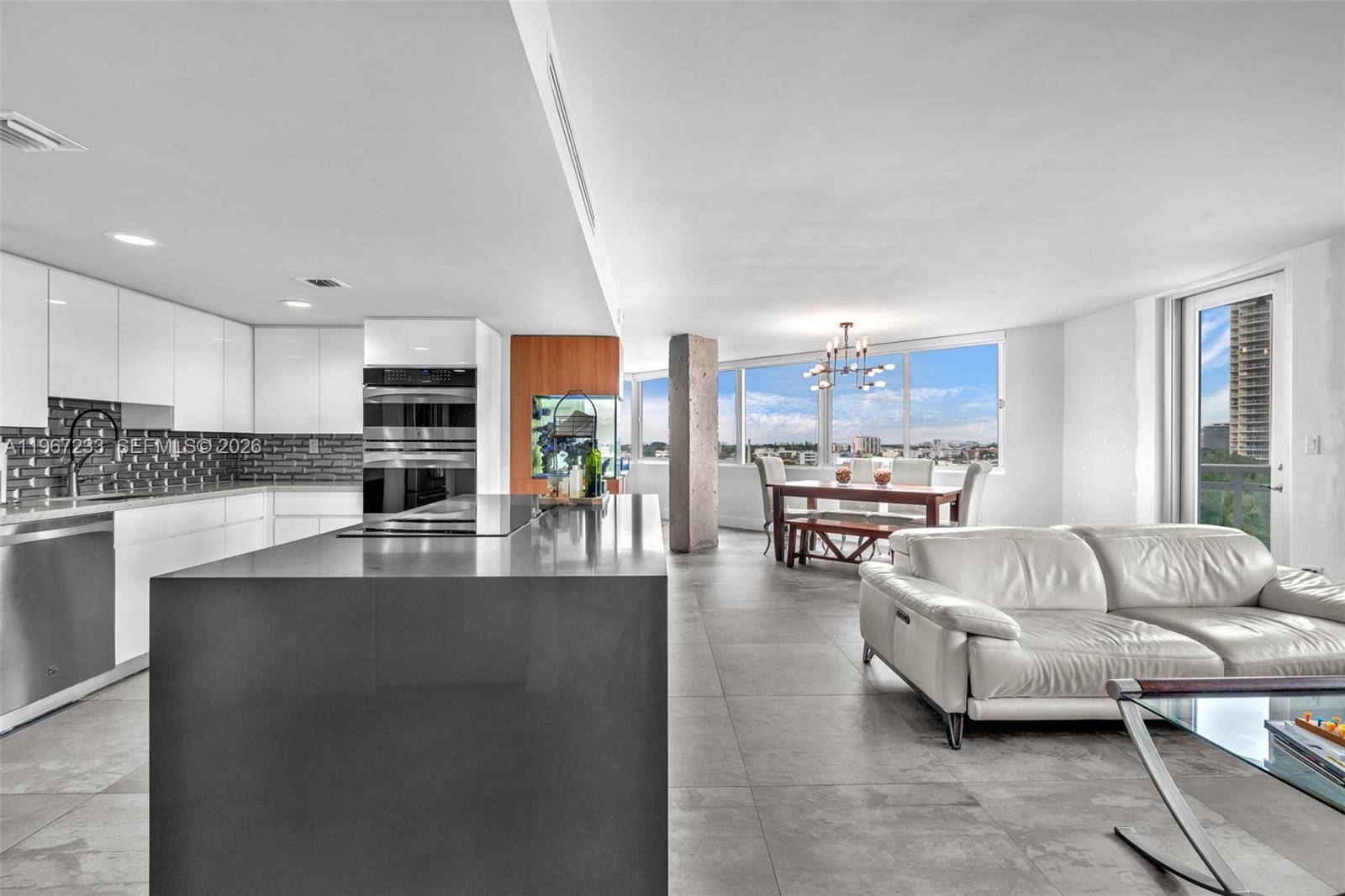 BURLEIGH HOUSE CONDO - Residential