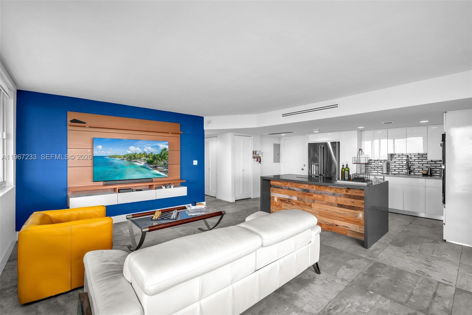 BURLEIGH HOUSE CONDO - Residential