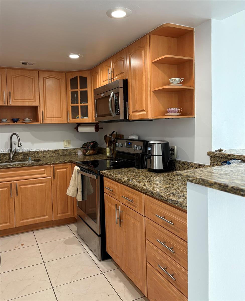 DORSET HOUSE CONDO - Residential