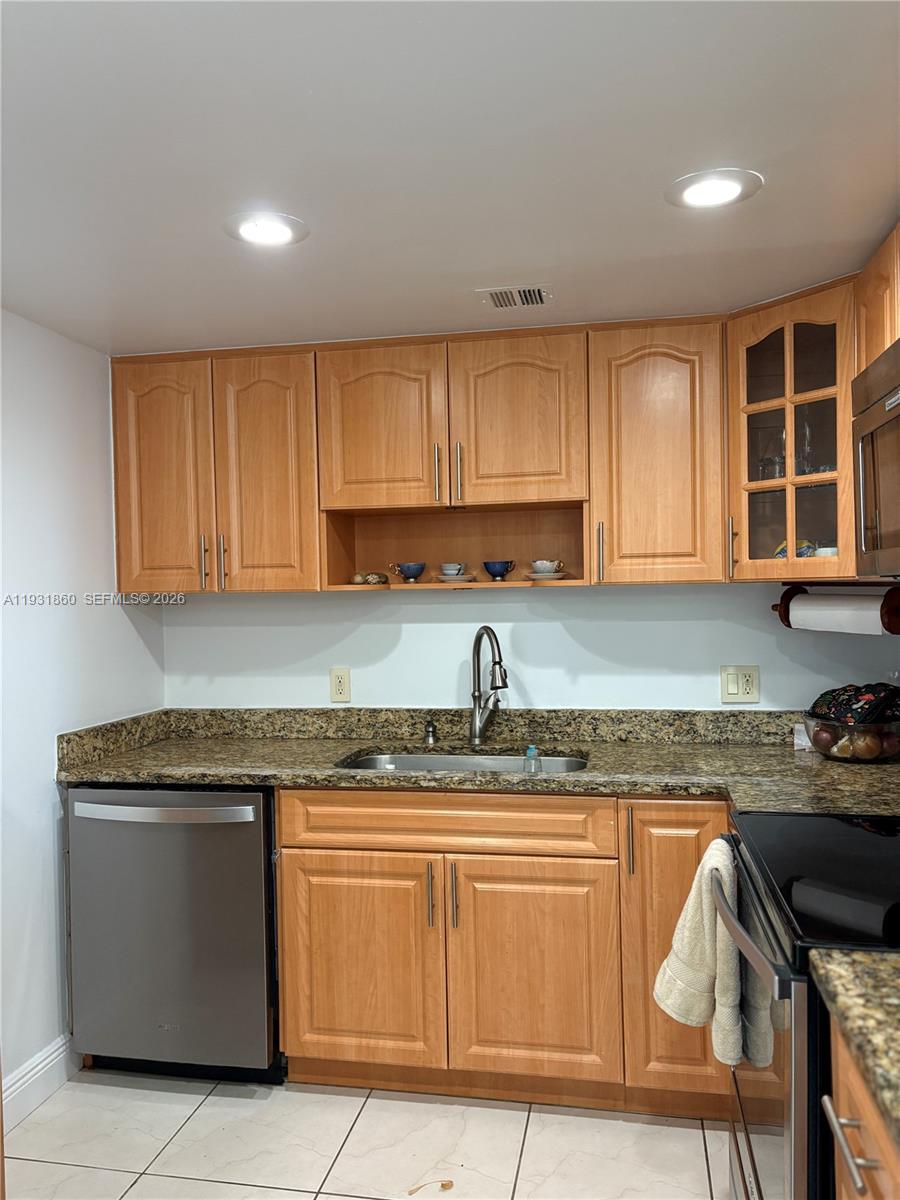DORSET HOUSE CONDO - Residential
