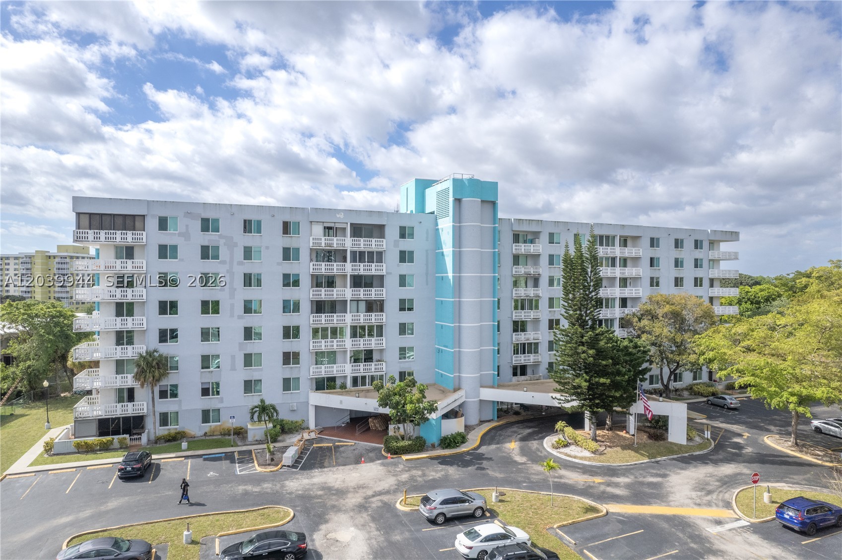 HILLCREST EAST NO 20 COND - Residential