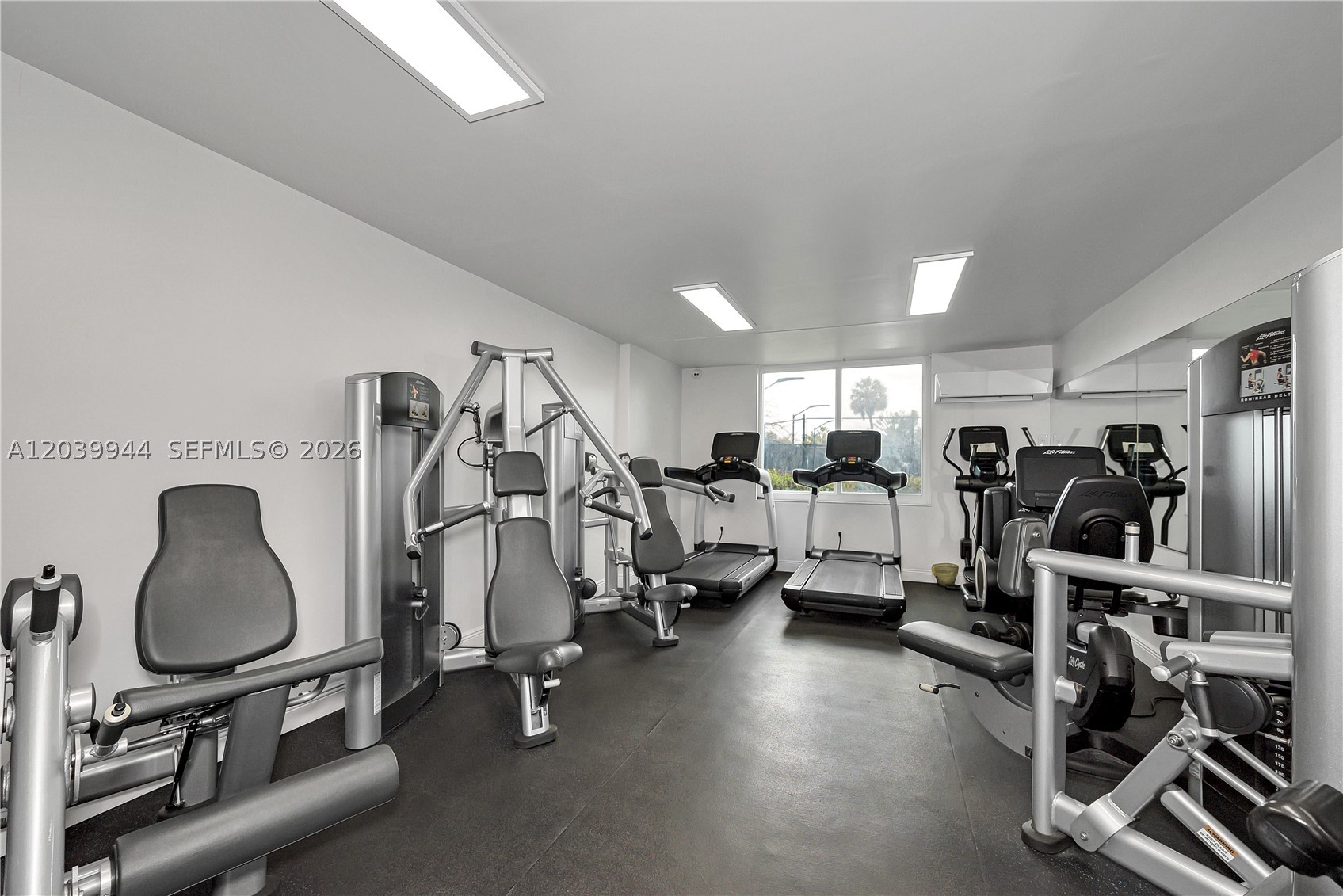 HILLCREST EAST NO 20 COND - Residential