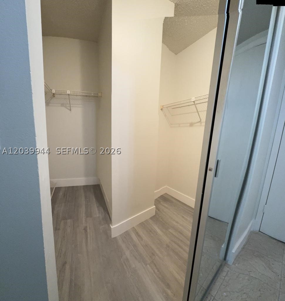HILLCREST EAST NO 20 COND - Residential