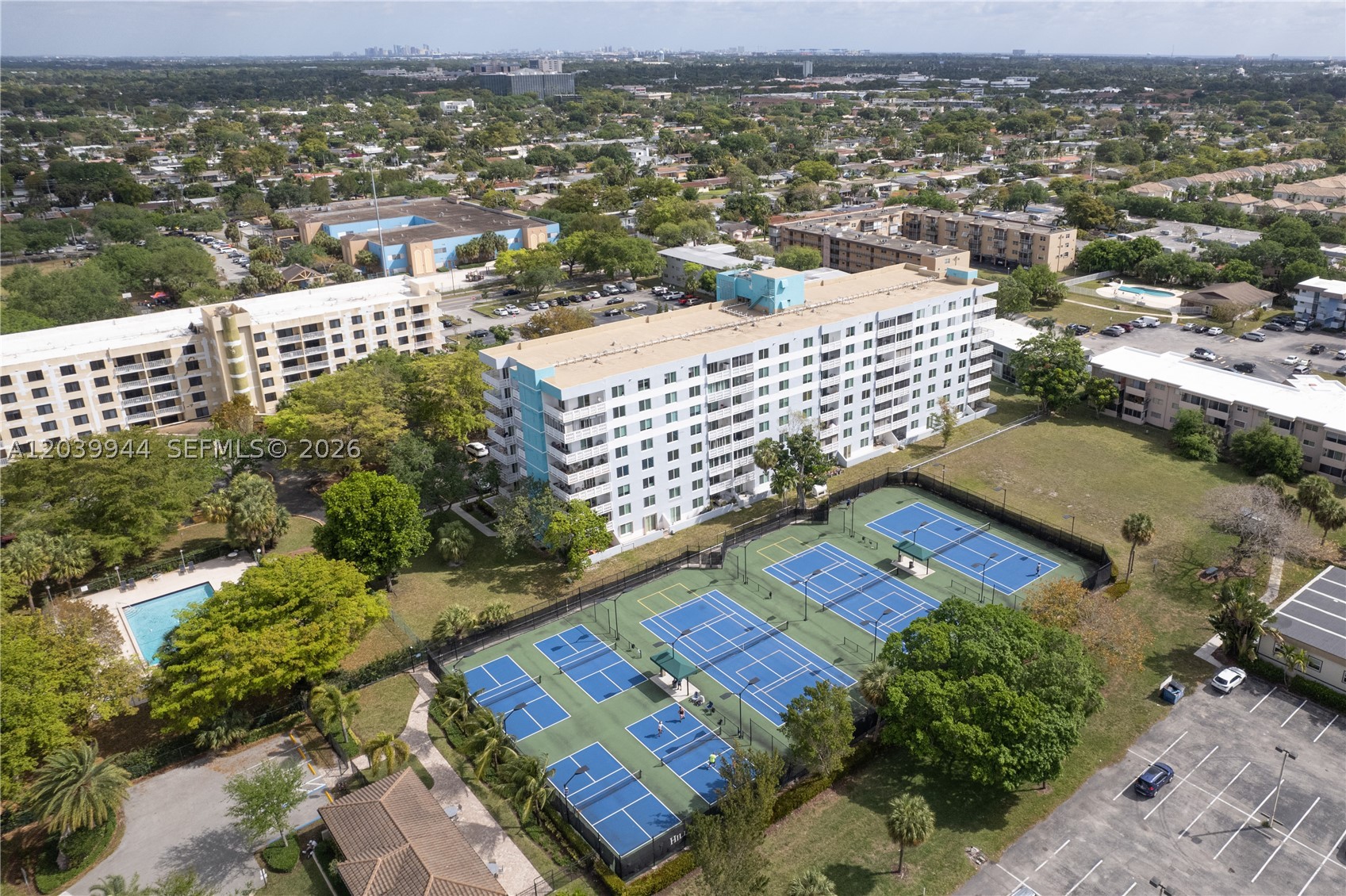 HILLCREST EAST NO 20 COND - Residential