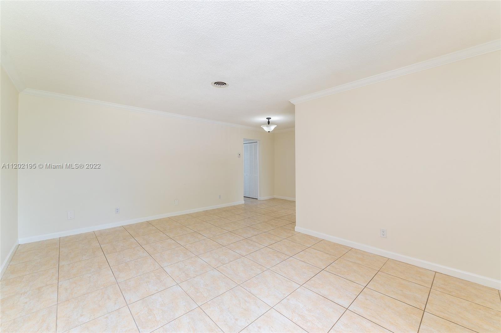 HOLLYWOOD HILLS - Residential Lease