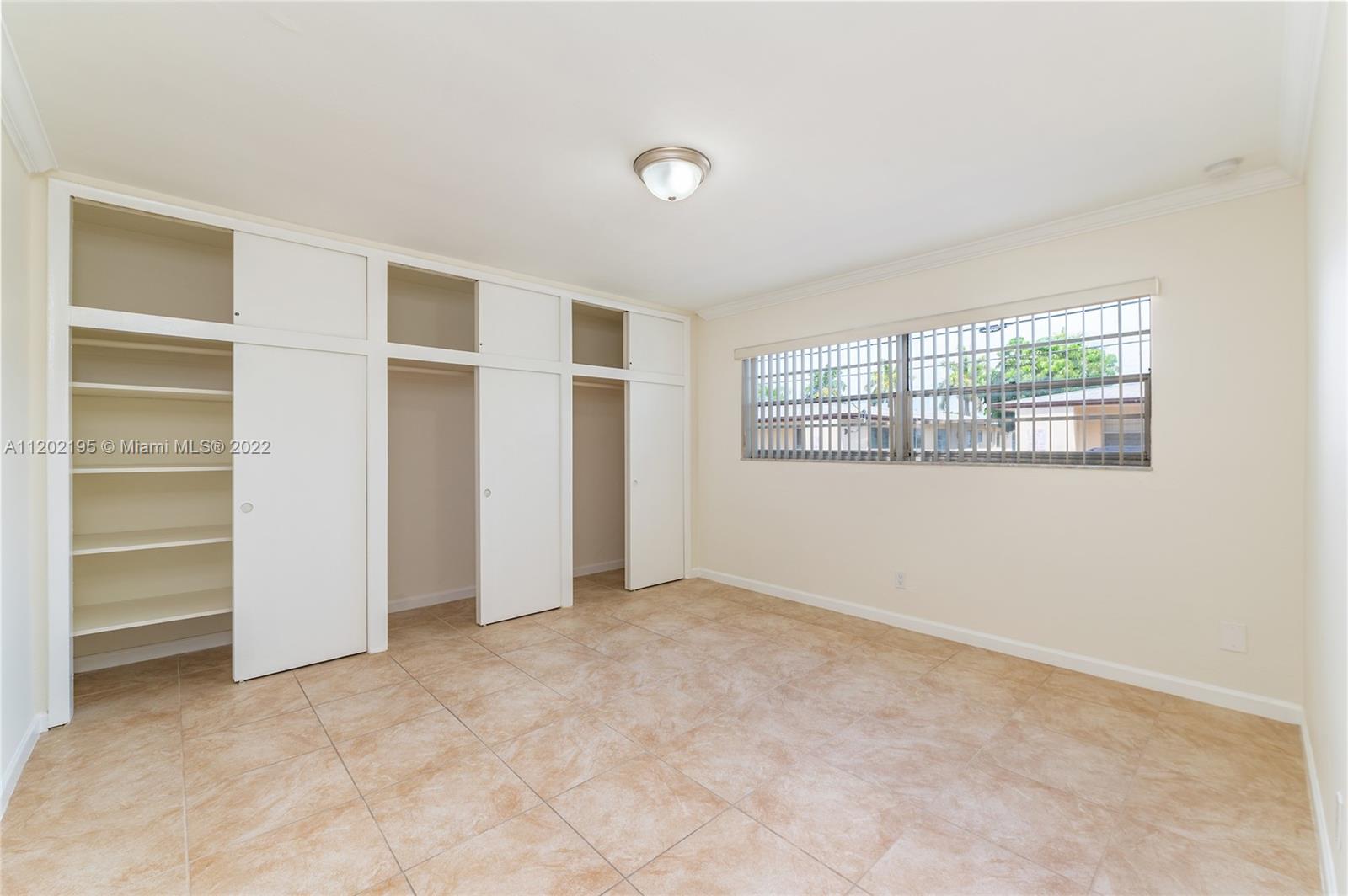 HOLLYWOOD HILLS - Residential Lease