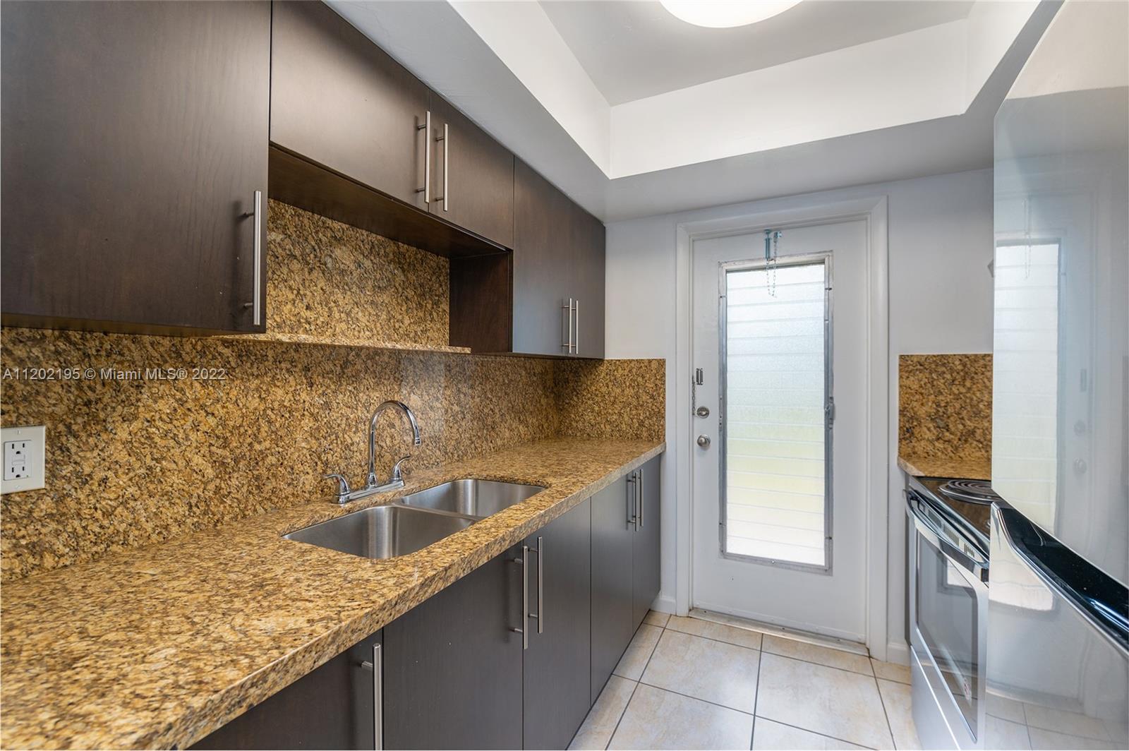 HOLLYWOOD HILLS - Residential Lease