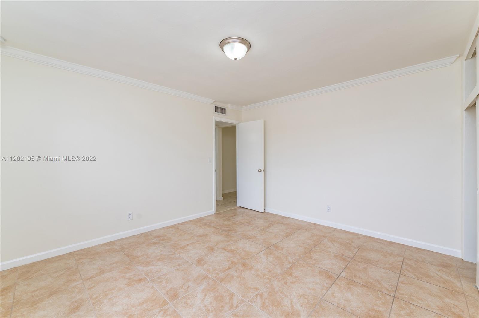 HOLLYWOOD HILLS - Residential Lease