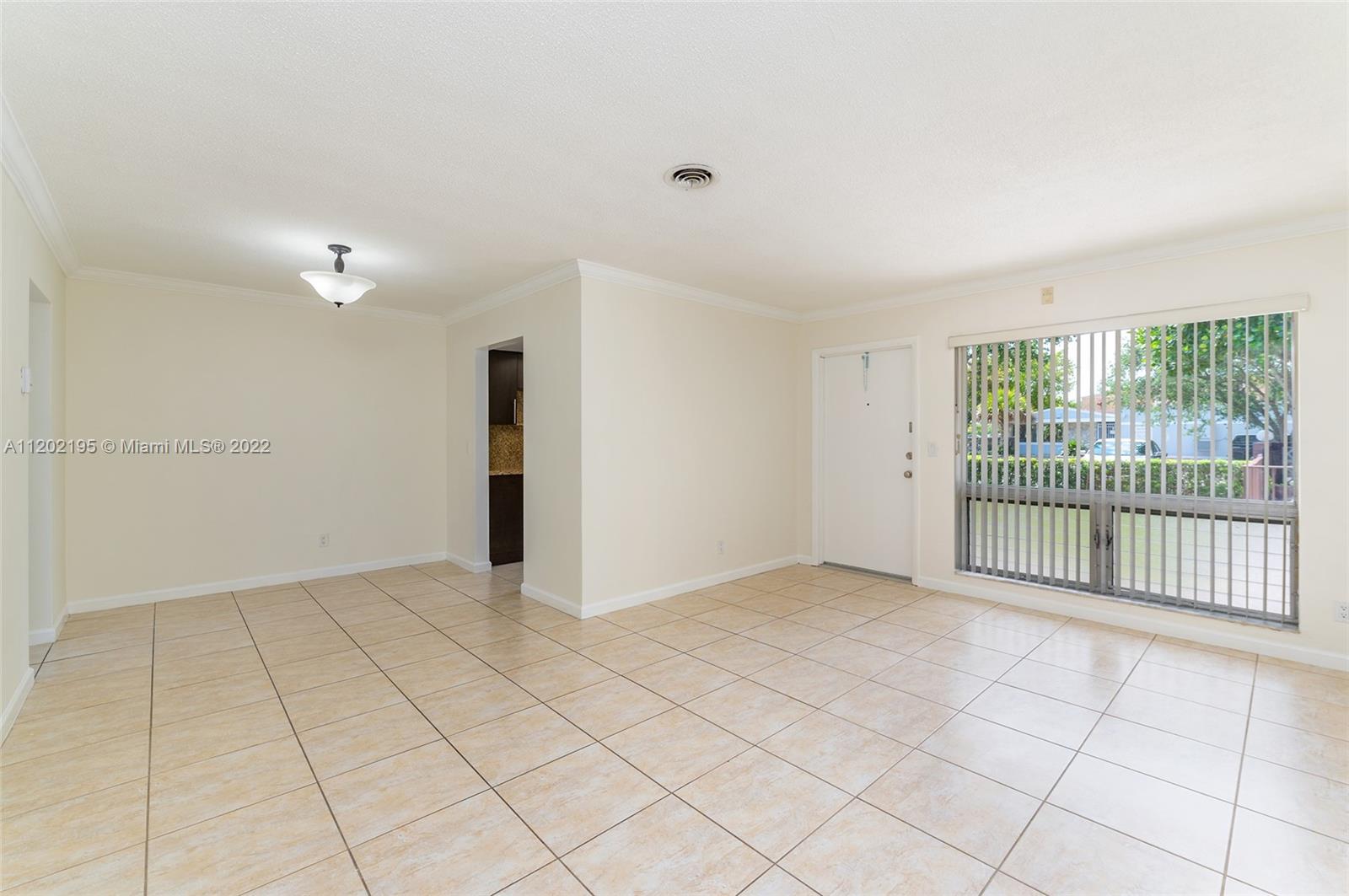 HOLLYWOOD HILLS - Residential Lease