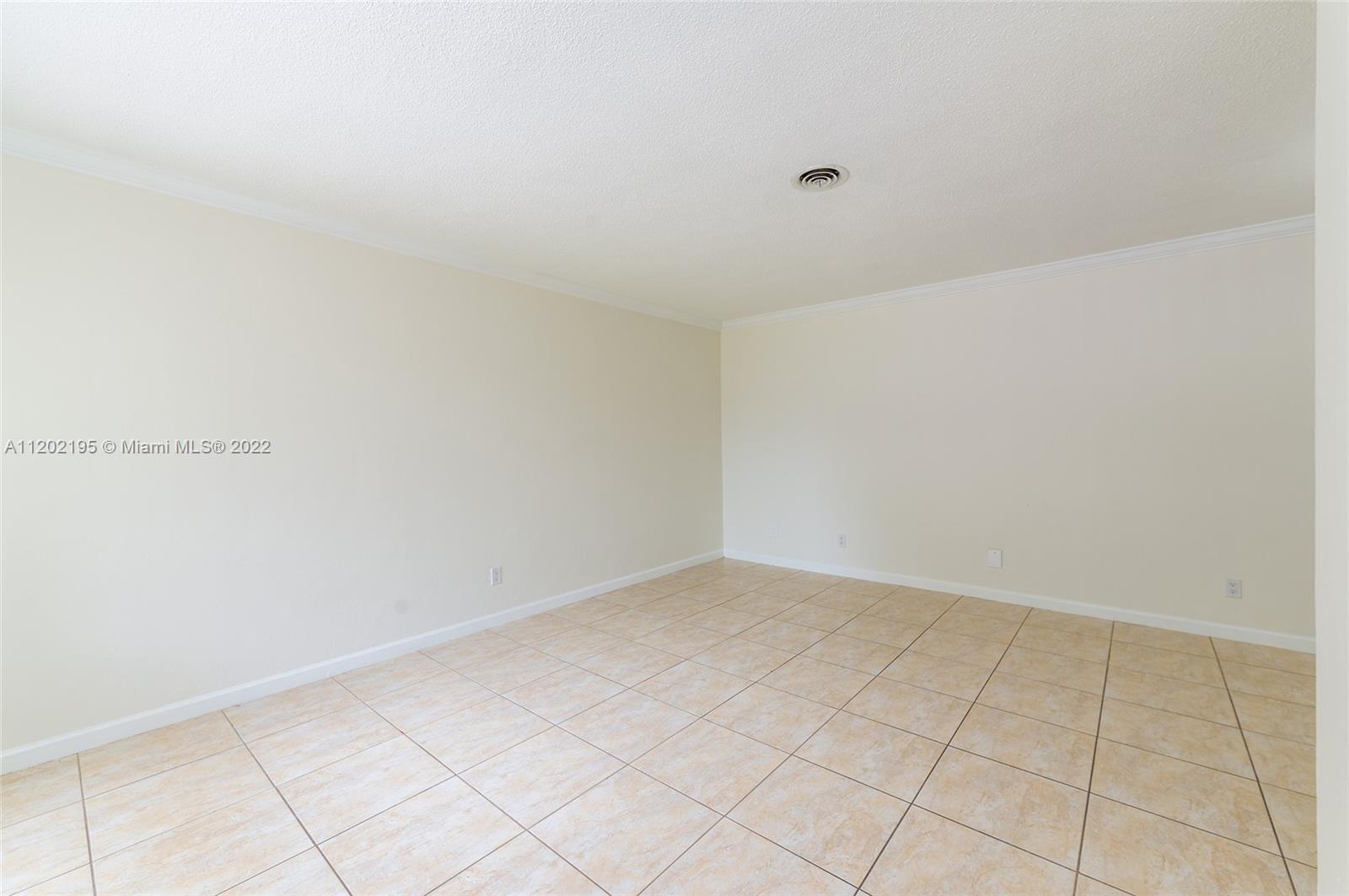 HOLLYWOOD HILLS - Residential Lease