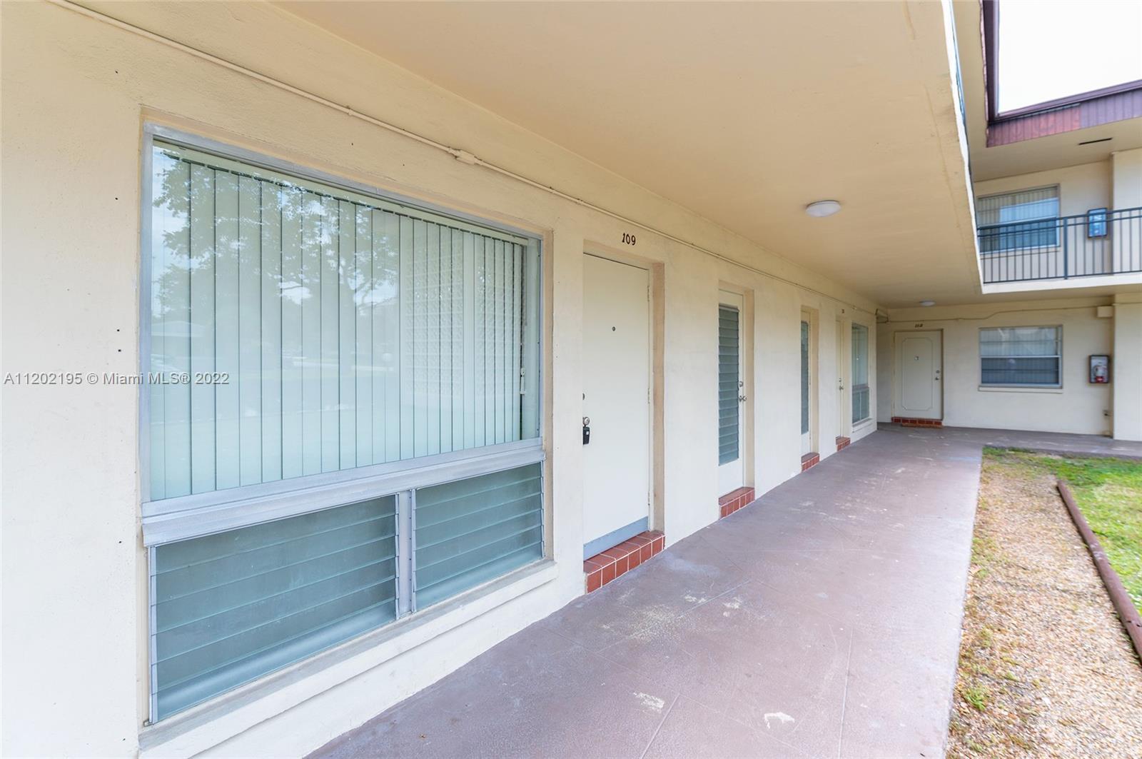 HOLLYWOOD HILLS - Residential Lease