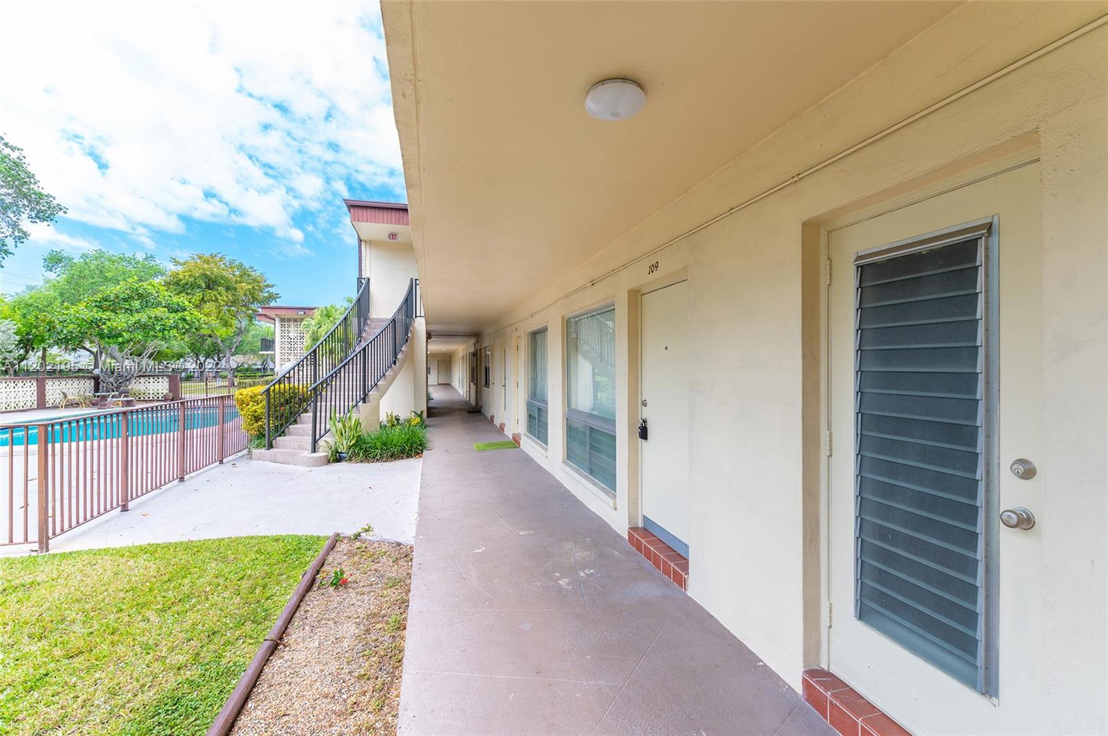 HOLLYWOOD HILLS - Residential Lease