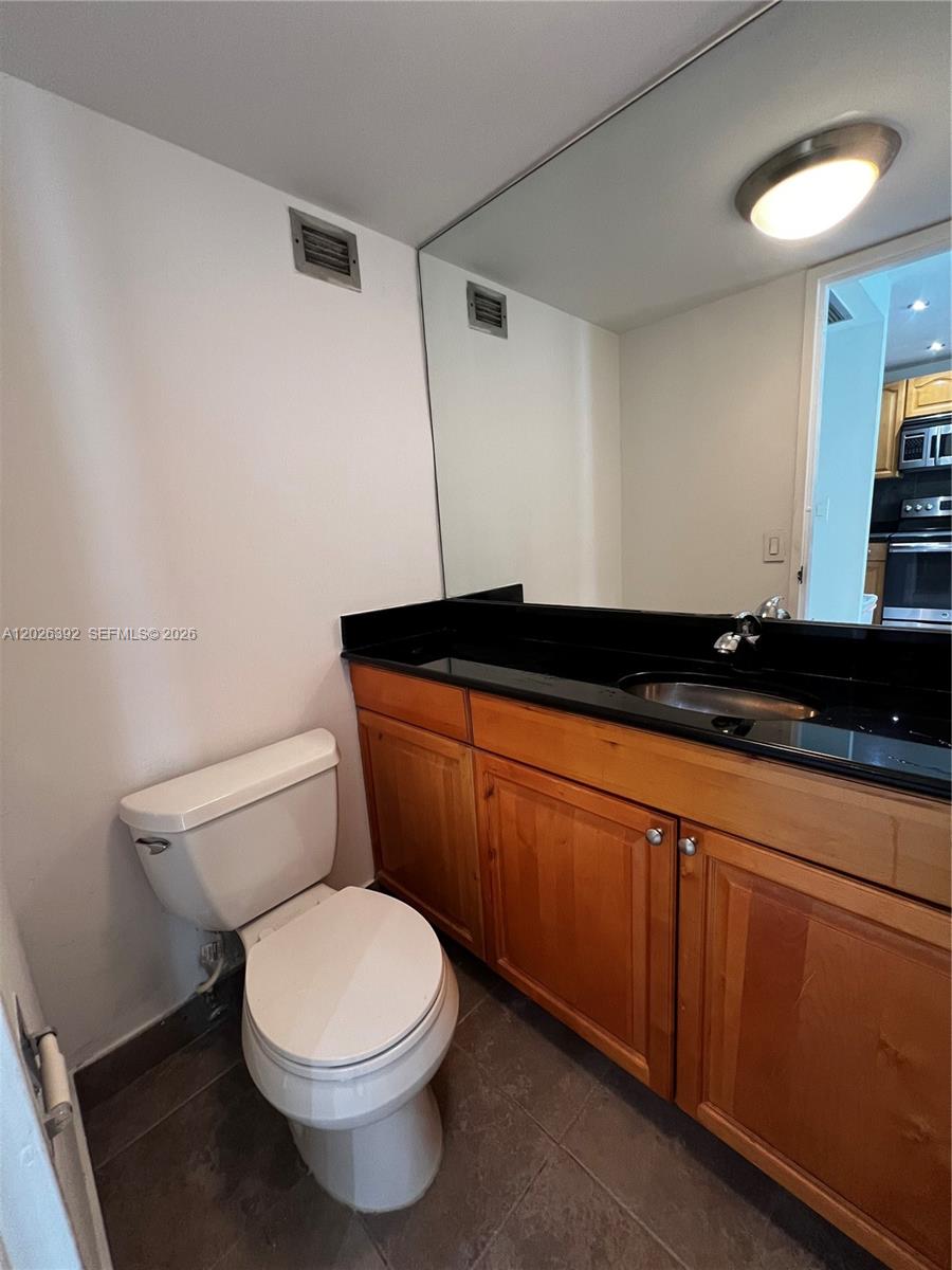 BAYVIEW TERR CONDO - Residential Lease