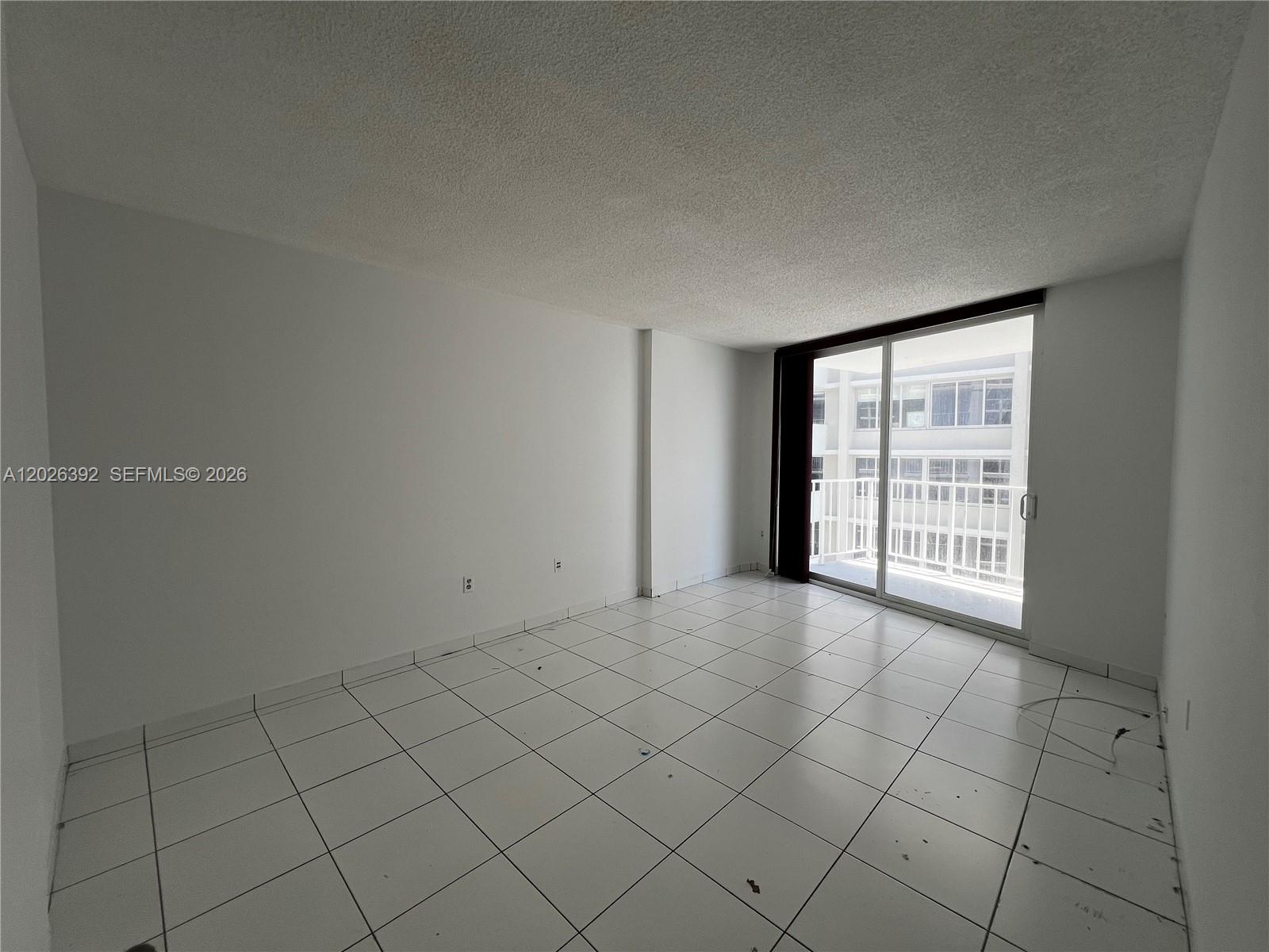 BAYVIEW TERR CONDO - Residential Lease