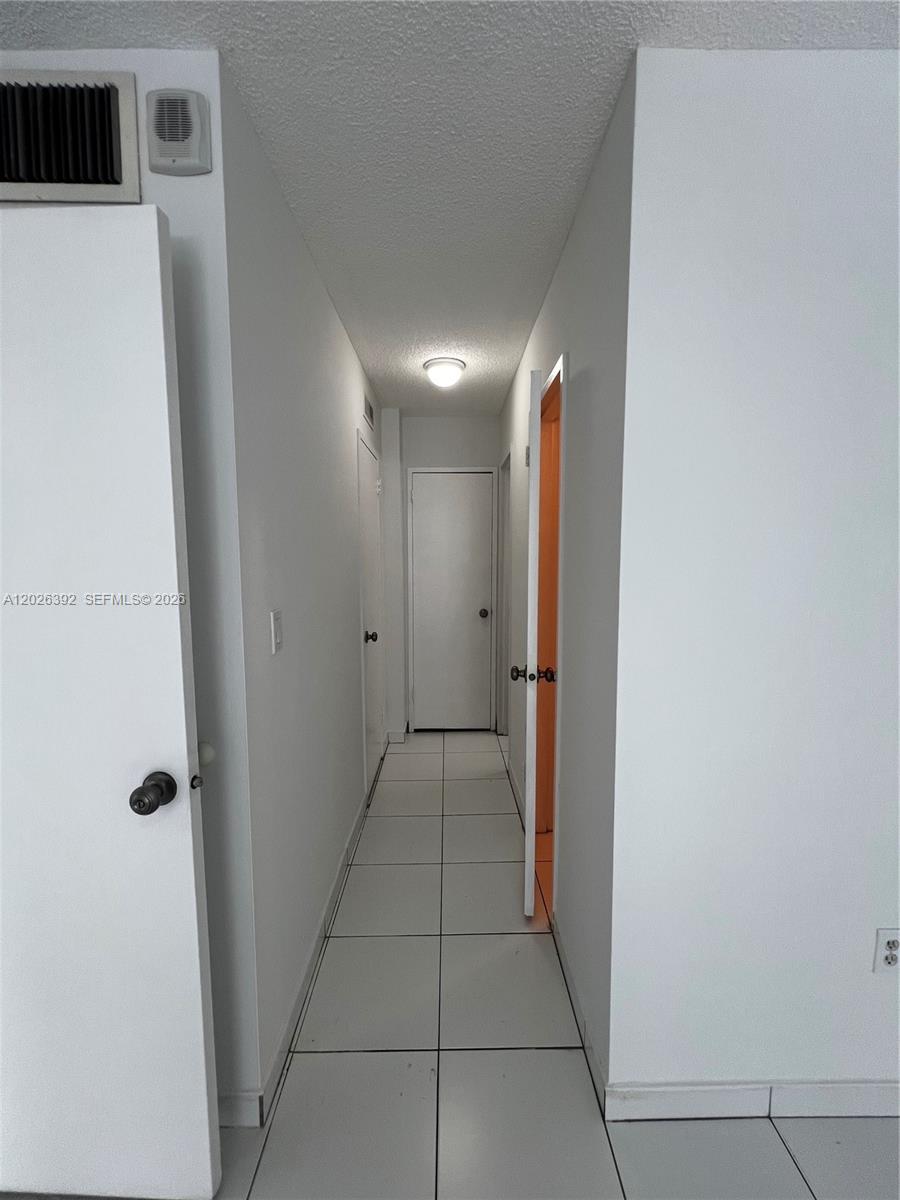 BAYVIEW TERR CONDO - Residential Lease