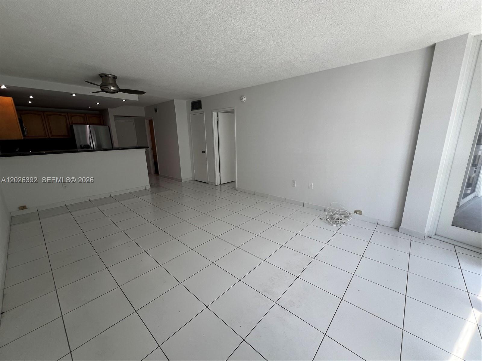 BAYVIEW TERR CONDO - Residential Lease