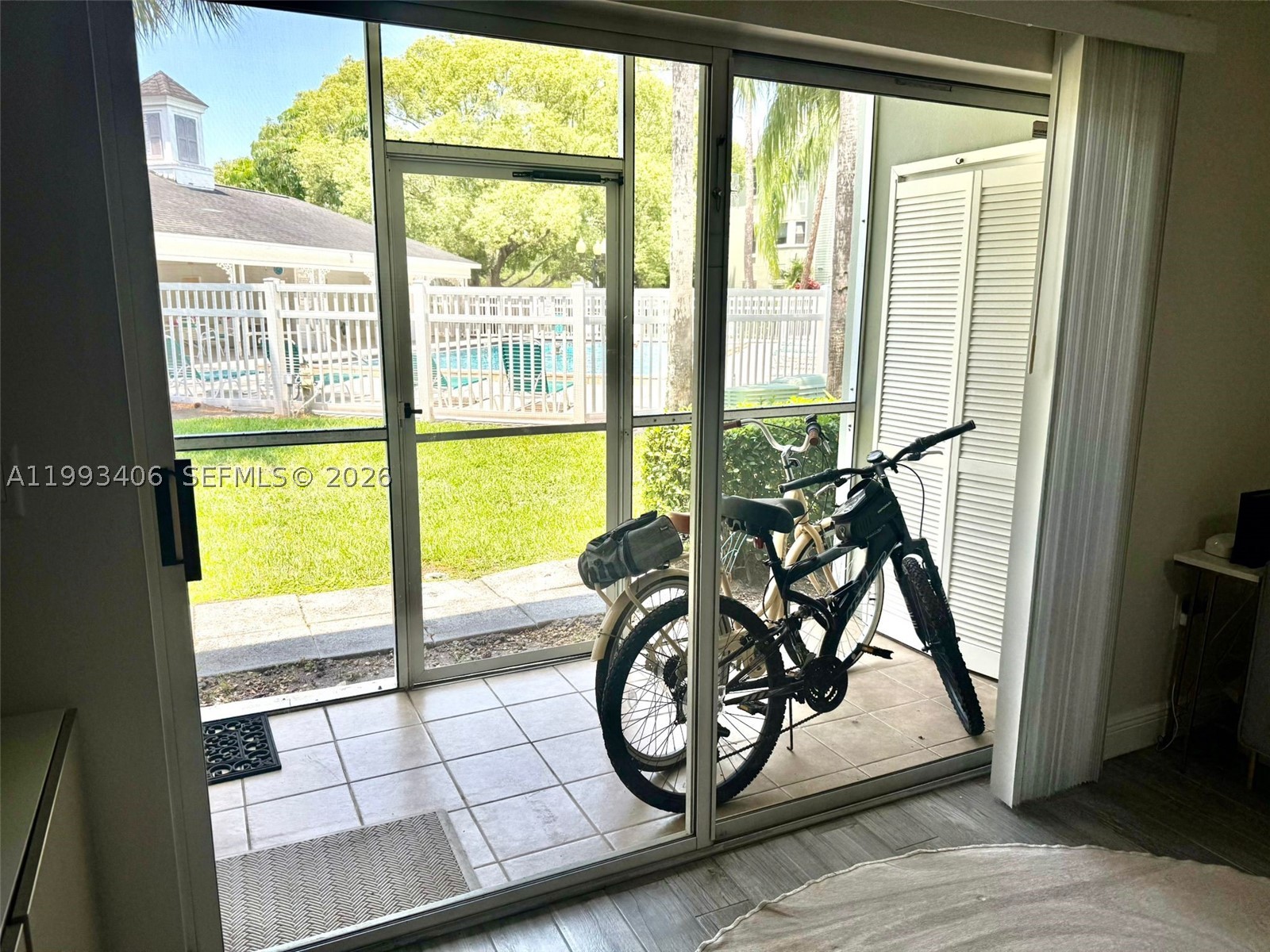 COUNTRY LAKES I CONDO PHAS - Residential