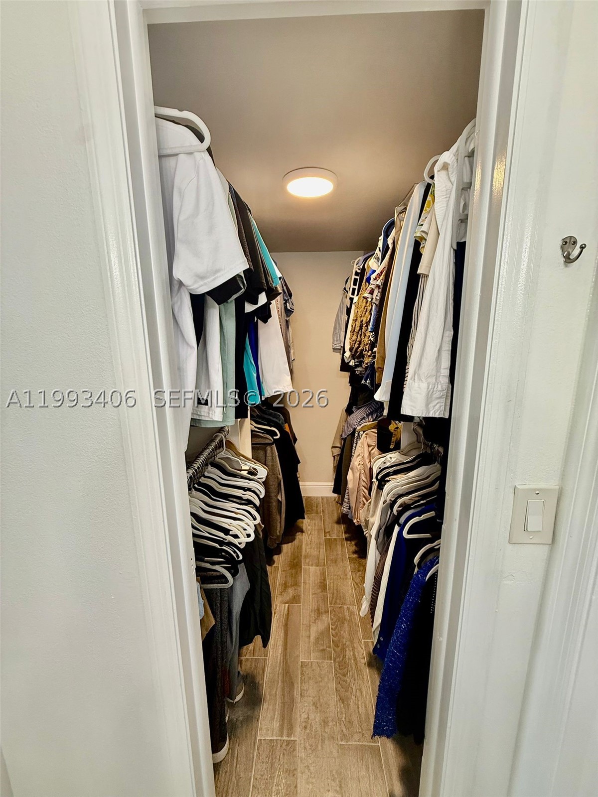 COUNTRY LAKES I CONDO PHAS - Residential