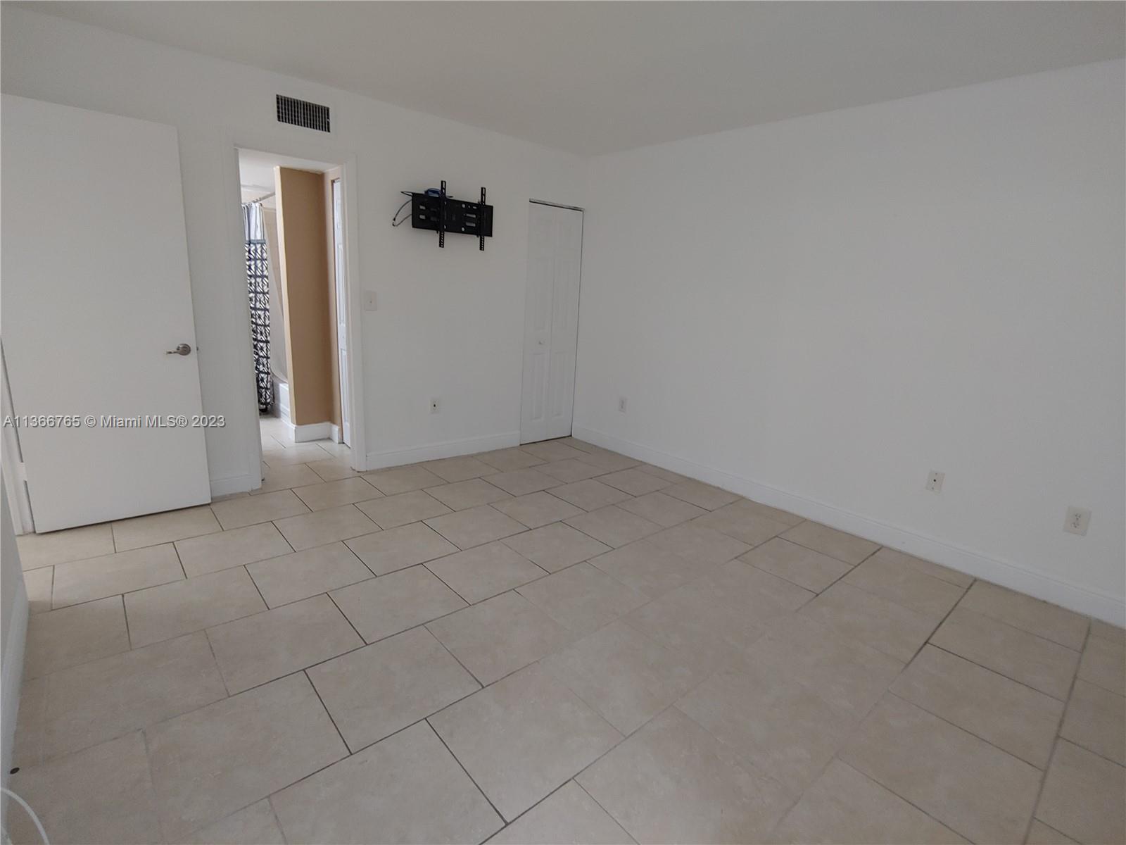 SUNSET VILLAS NO 3 CONDO - Residential Lease
