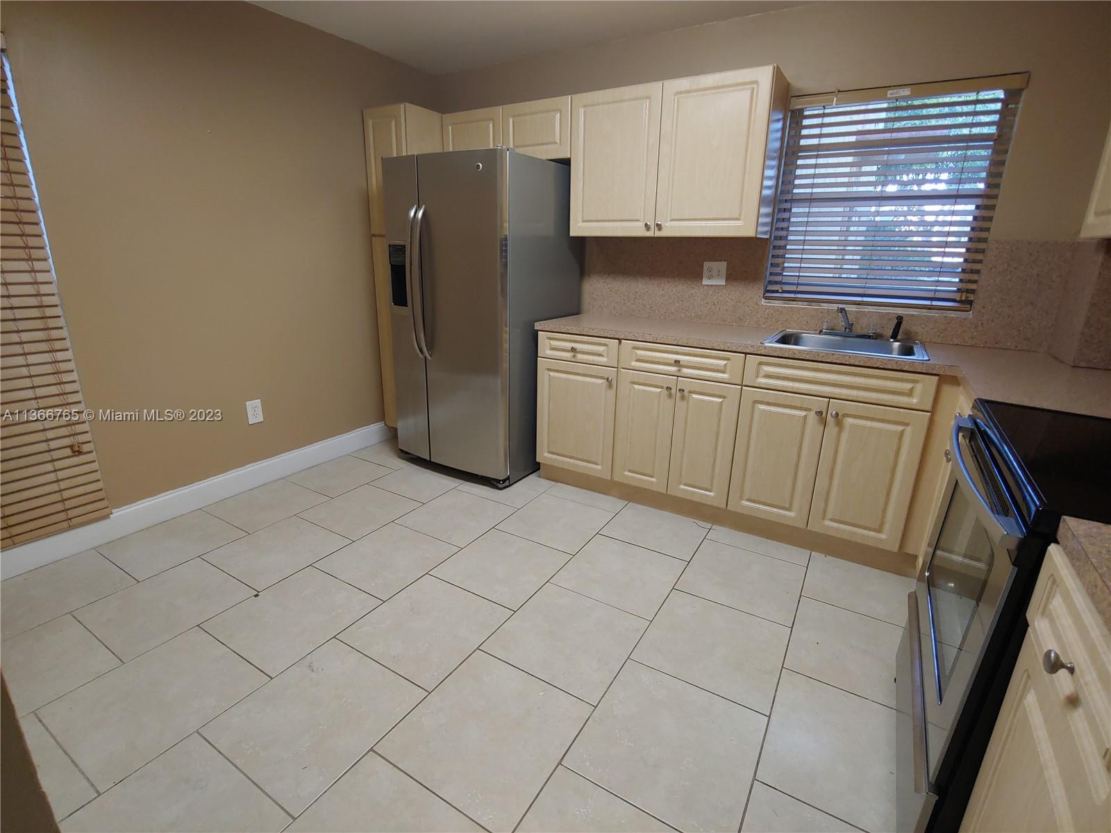 SUNSET VILLAS NO 3 CONDO - Residential Lease