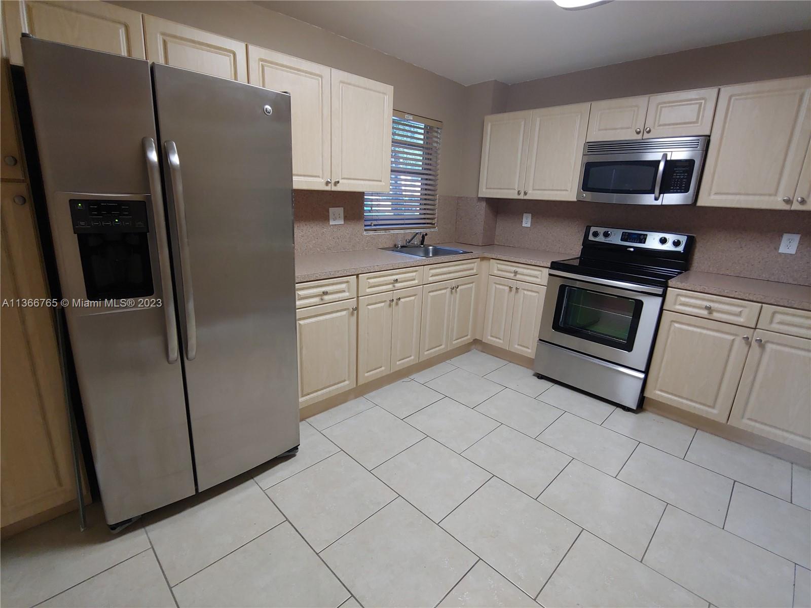 SUNSET VILLAS NO 3 CONDO - Residential Lease