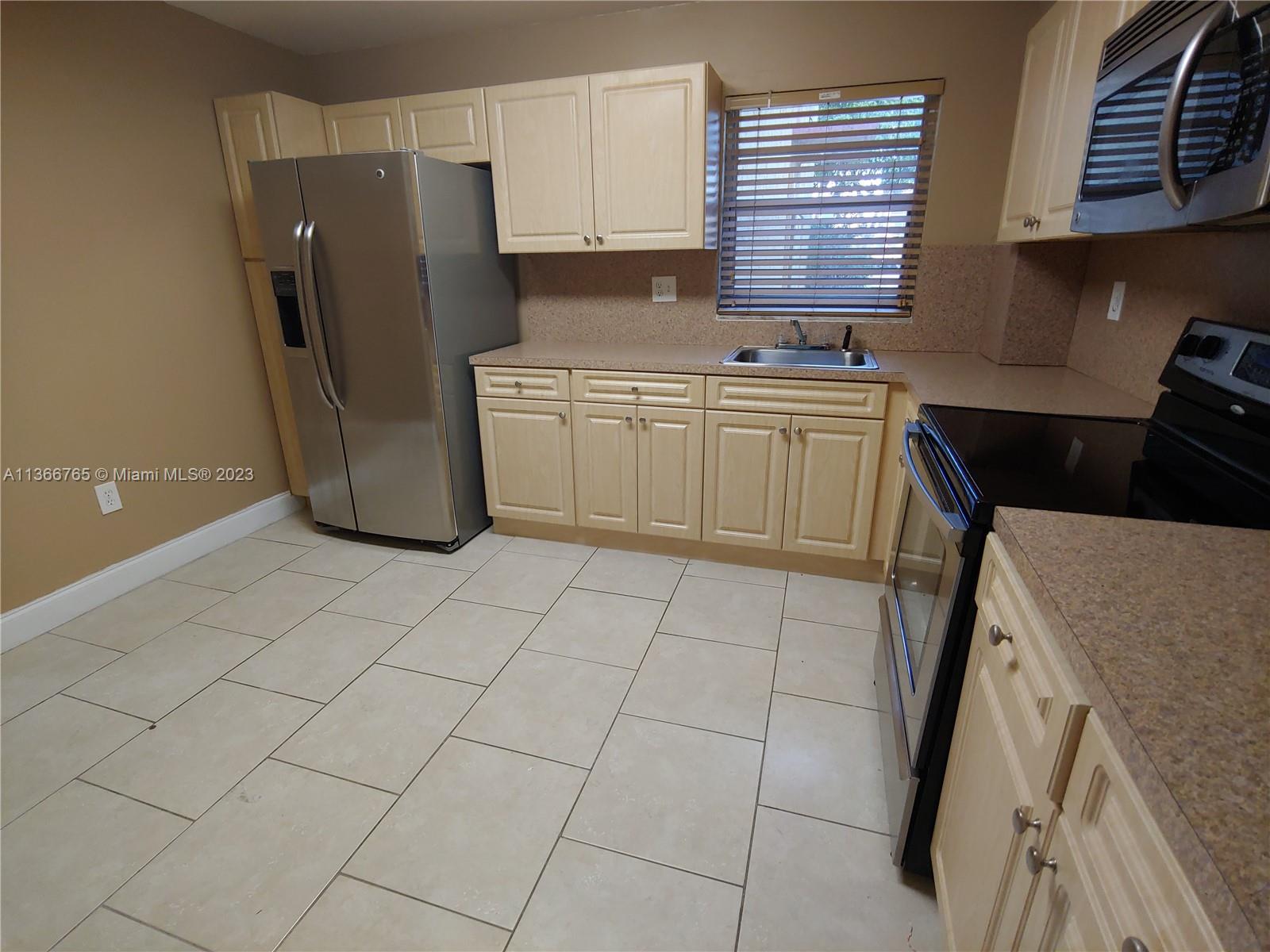 SUNSET VILLAS NO 3 CONDO - Residential Lease