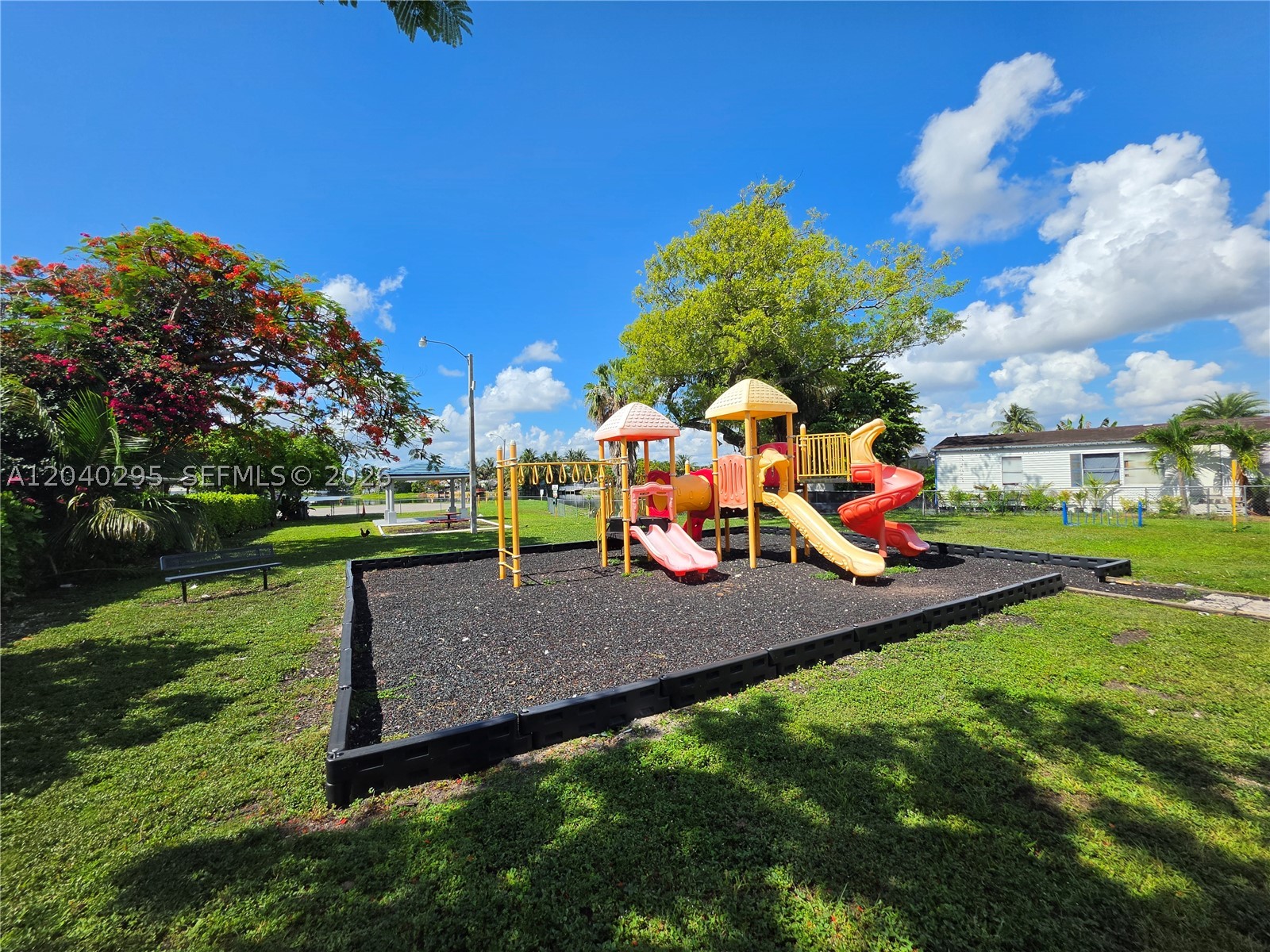 University Lakes - Residential