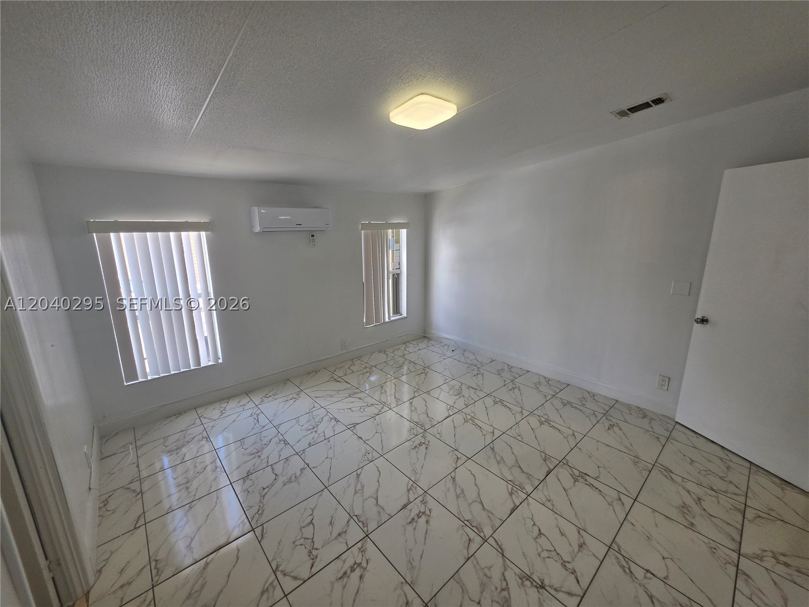 University Lakes - Residential