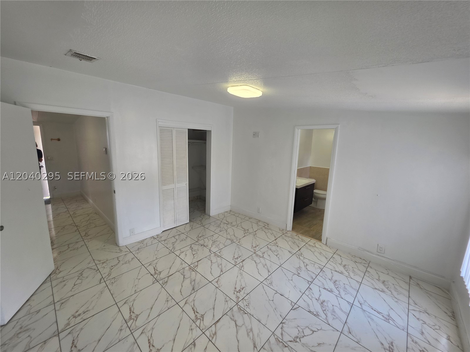 University Lakes - Residential