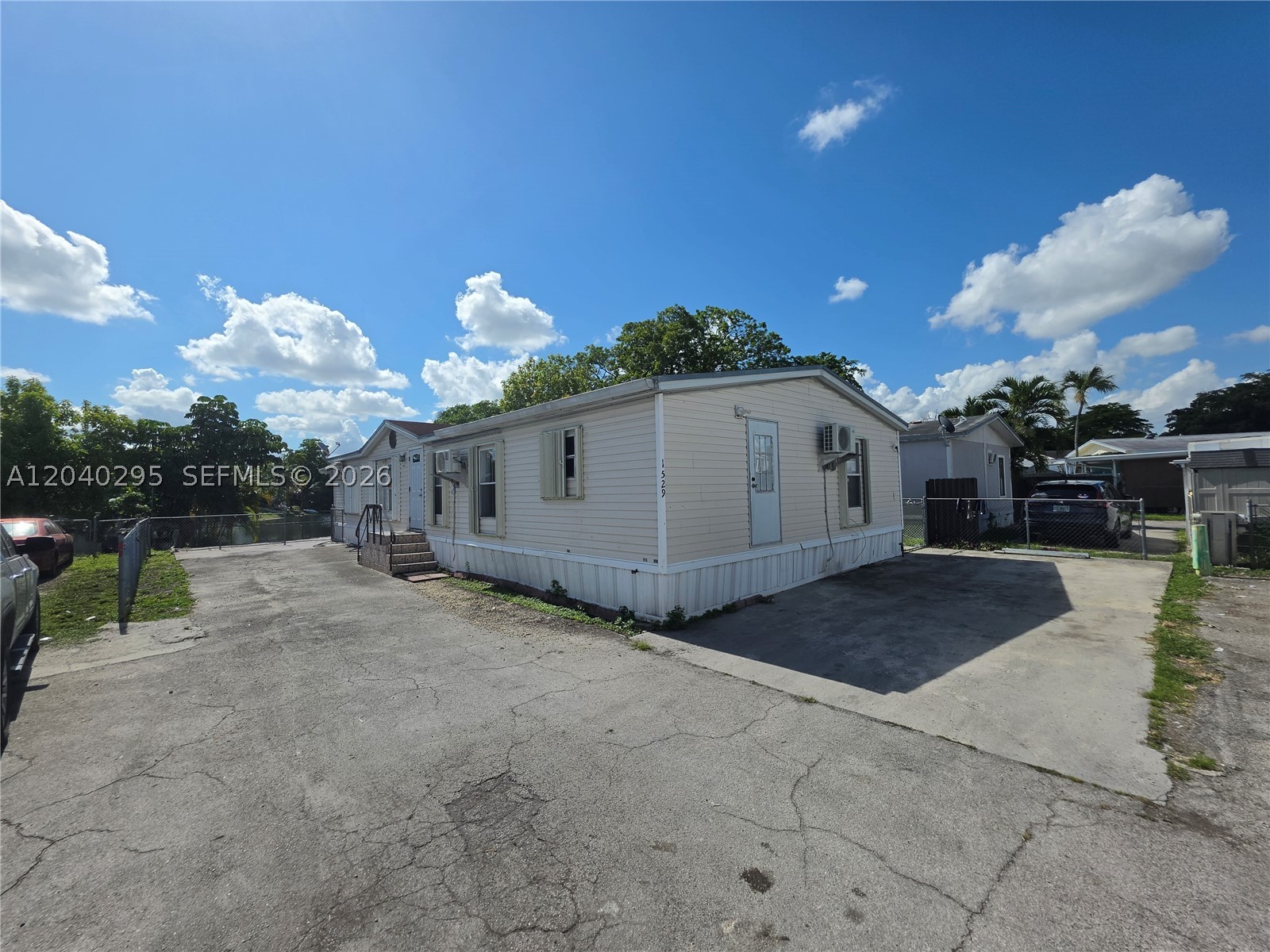 University Lakes - Residential