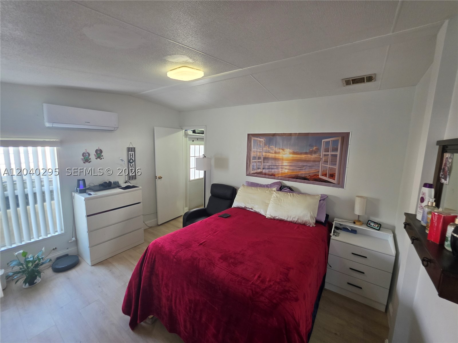 University Lakes - Residential