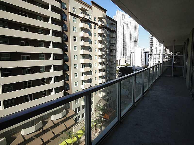 THE AXIS ON BRICKELL II C - Residential Lease
